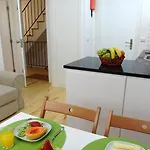 Alfama 44 Apartment *